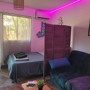 https://parking-prive-jardin-clim-proche-plage-resto.fr-provencehotel.com